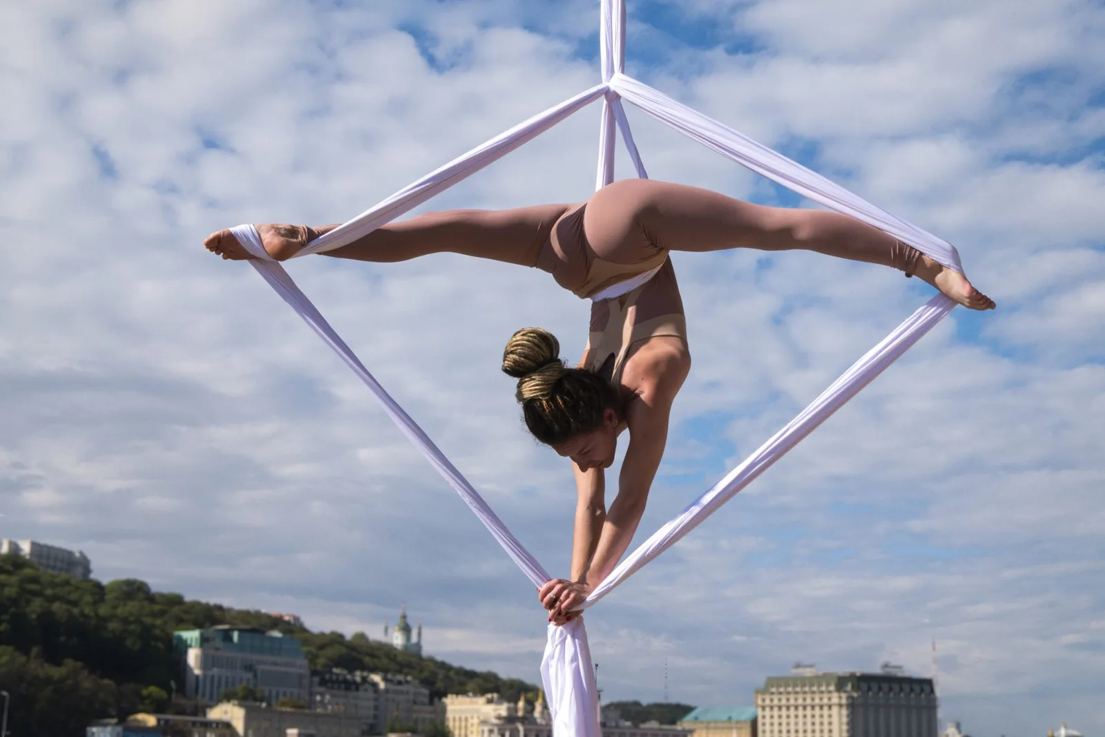 Love on the High Seas: Tales of Circus Artists Turned Cruise Performers — 12