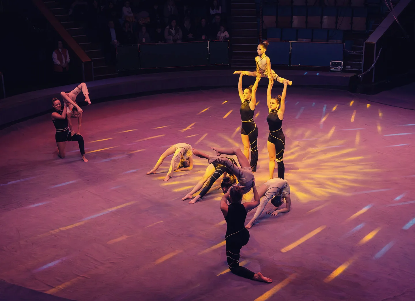 Circus of Resilience: How Irpin's Studio Bounced Back from War's Grip — 12