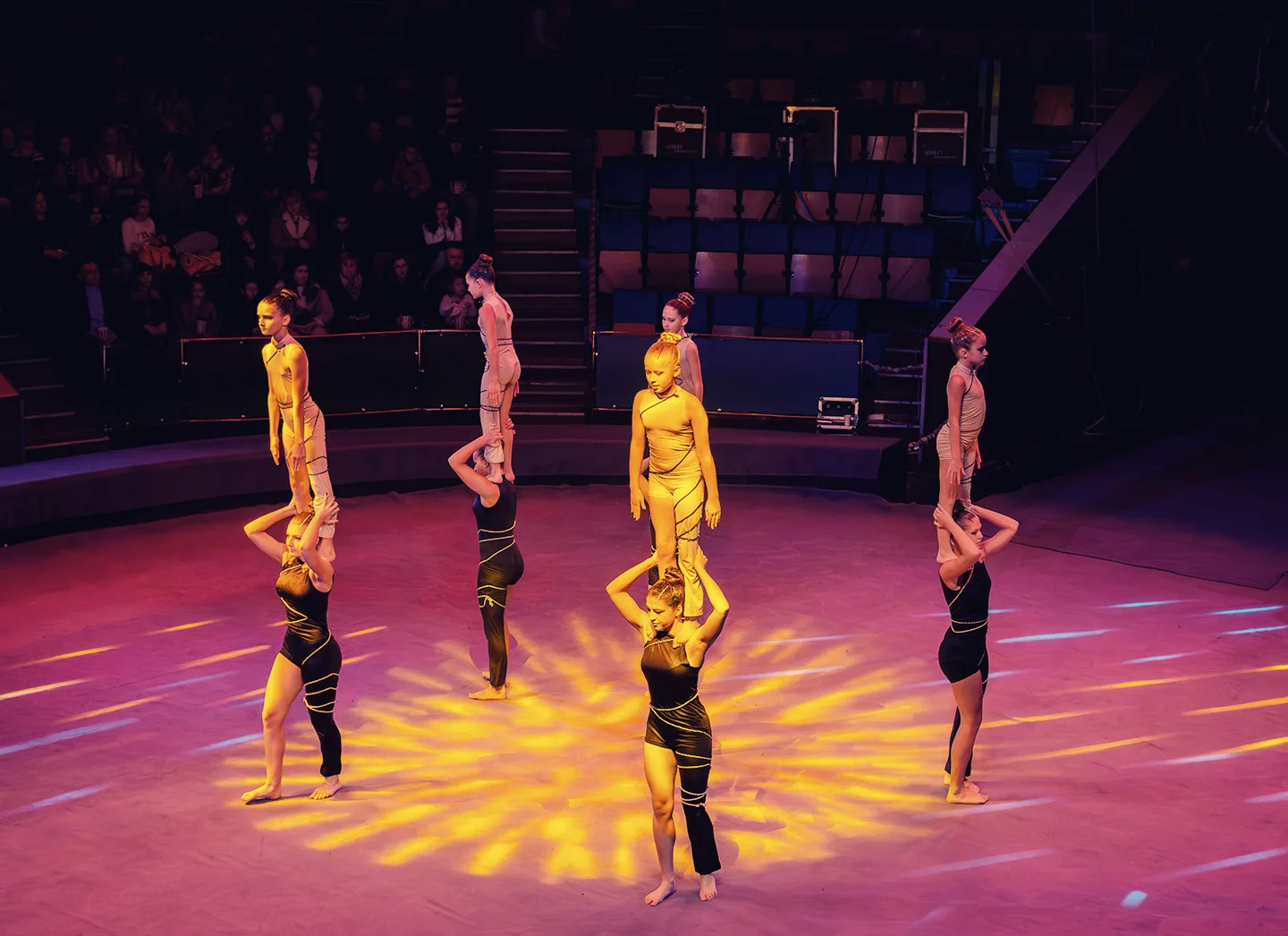 Circus of Resilience: How Irpin's Studio Bounced Back from War's Grip — 14