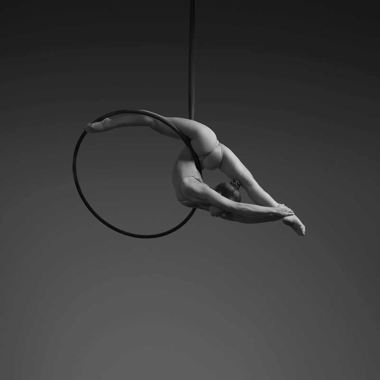 "I am not a typical circus performer": an interview with Ukrainian artist Daria Levchenko — 4